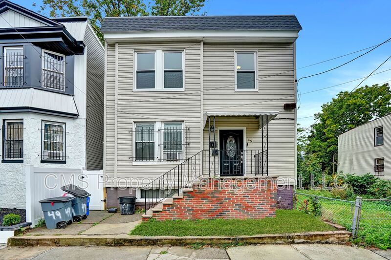Welcome to 49 Tichenor Terrace - 2nd Floor, Irvington! property image