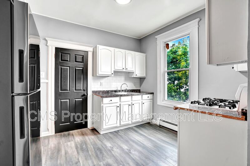 Welcome to 49 Tichenor Terrace - 2nd Floor, Irvington! property image