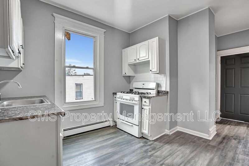 Welcome to 49 Tichenor Terrace - 2nd Floor, Irvington! property image