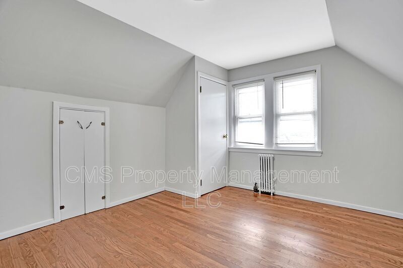 706 Chestnut St. - 3rd Floor property image