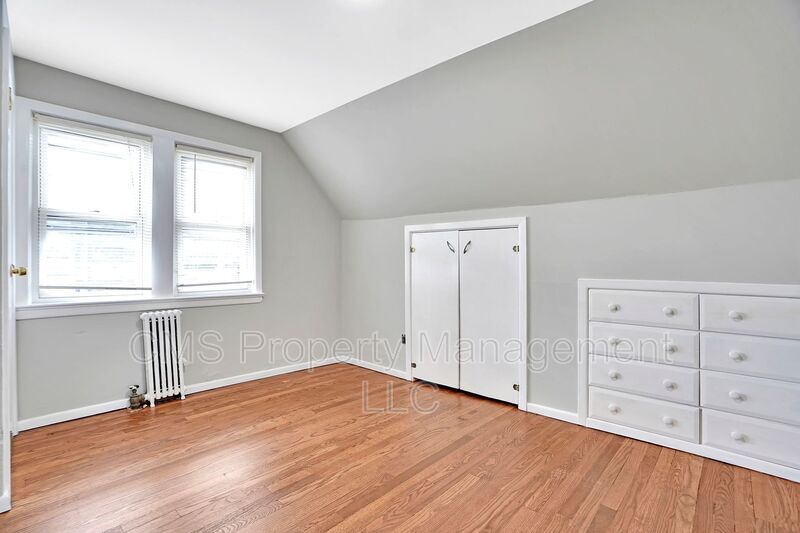 706 Chestnut St. - 3rd Floor property image