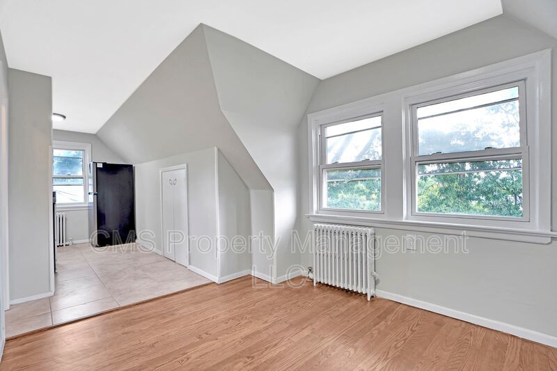 706 Chestnut St. - 3rd Floor property image