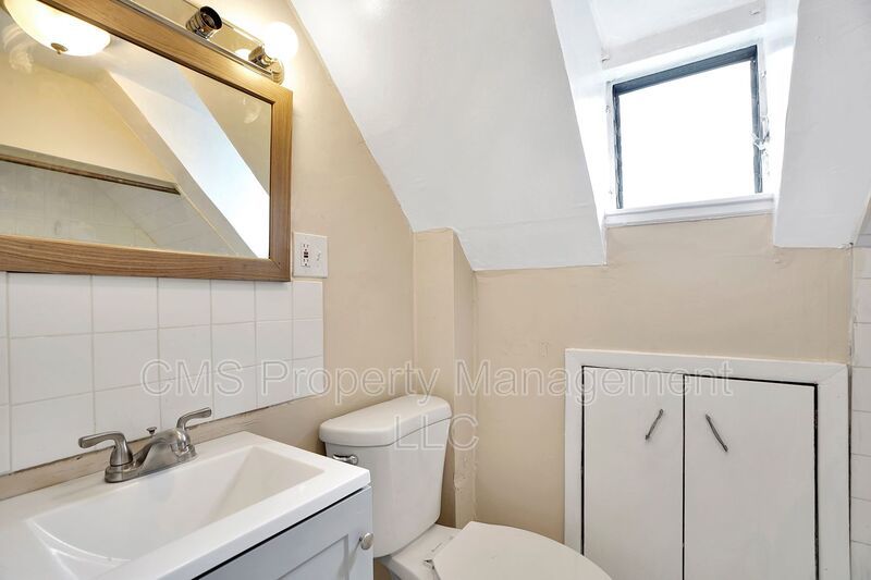 706 Chestnut St. - 3rd Floor property image