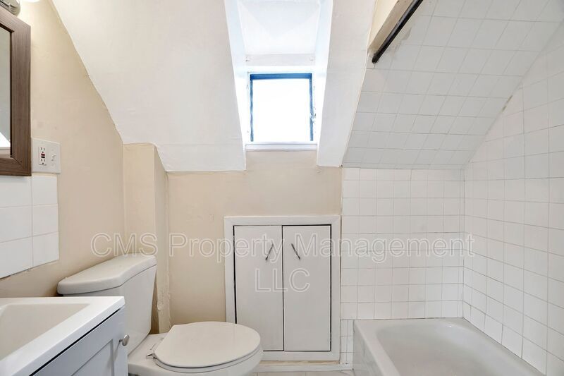 706 Chestnut St. - 3rd Floor property image