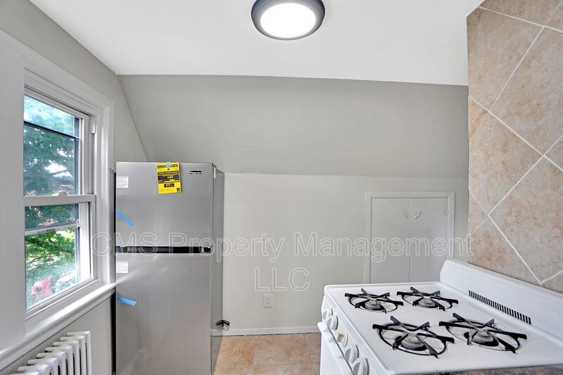 706 Chestnut St. - 3rd Floor property image