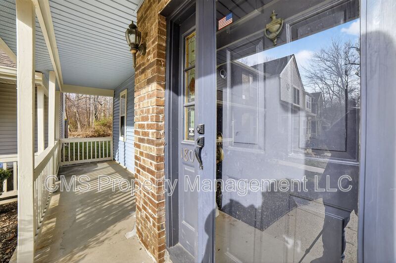 1803 Poplar Ct property image