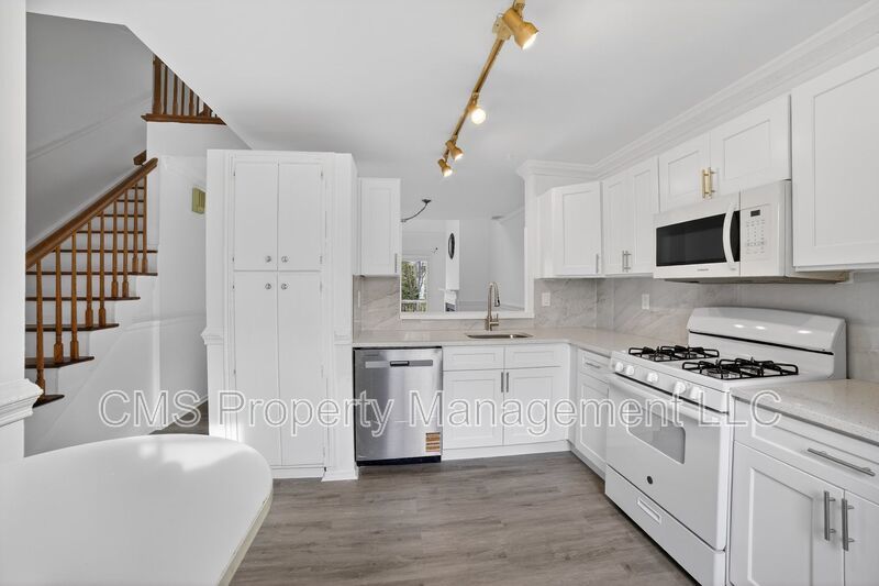 1803 Poplar Ct property image