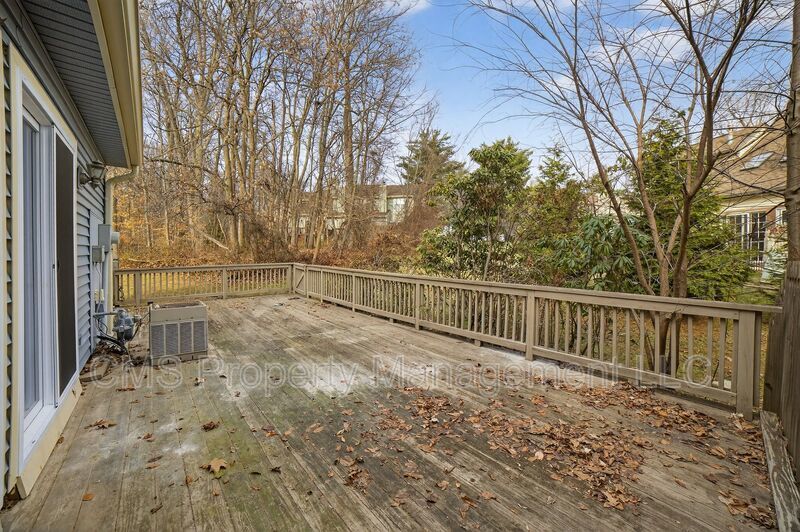 1803 Poplar Ct property image