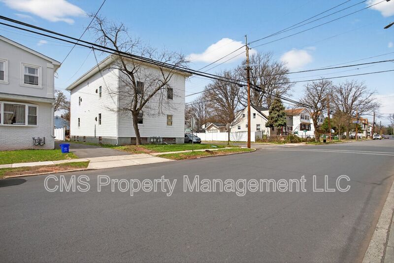 378 Grand St, 2L property image