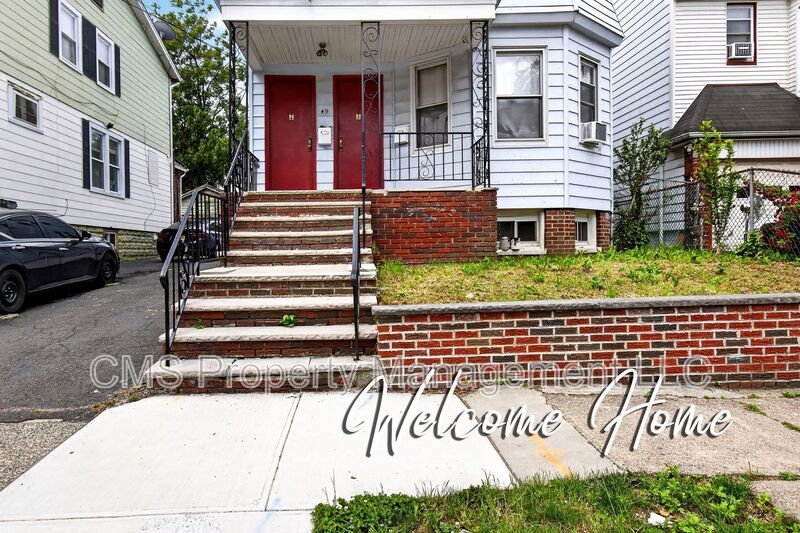 49 Welland Ave, 2nd Floor property image