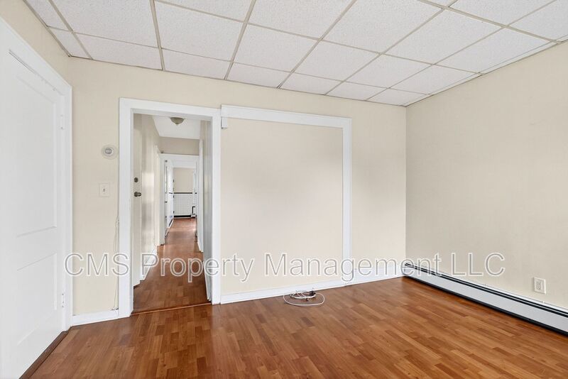 49 Welland Ave, 2nd Floor property image