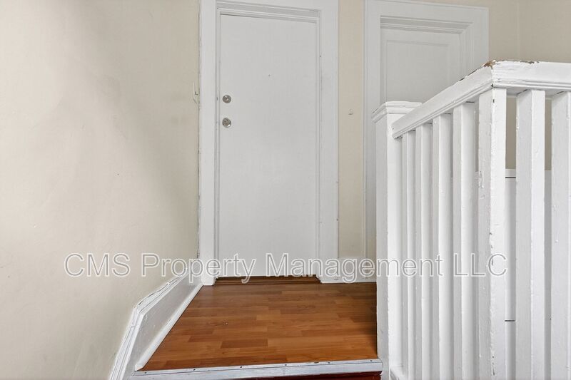 49 Welland Ave, 2nd Floor property image
